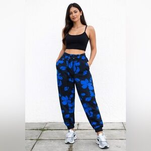 NWT future collective black & Blue floral jogger sweatpants